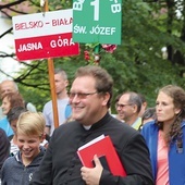 ▲	Pątnicy z ks. Korycińskim wyjdą na szlak pod patronatem świętego arcybiskupa.