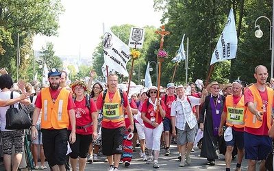 ▲	Już 11 sierpnia wszystkie grupy dotrą do Pani Jasnogórskiej.