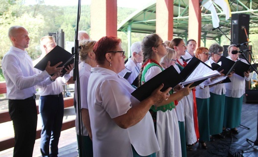 Rajcza przyjęła relikwie Prymasa Tysiąclecia oraz kapelana Solidarności