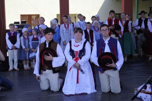 Rajcza przyjęła relikwie Prymasa Tysiąclecia oraz kapelana Solidarności