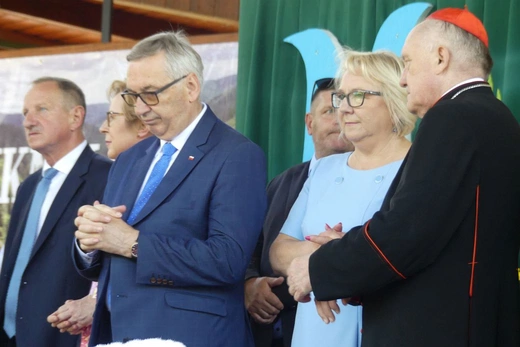 Rajcza przyjęła relikwie Prymasa Tysiąclecia oraz kapelana Solidarności