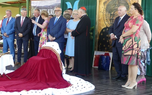 Rajcza przyjęła relikwie Prymasa Tysiąclecia oraz kapelana Solidarności