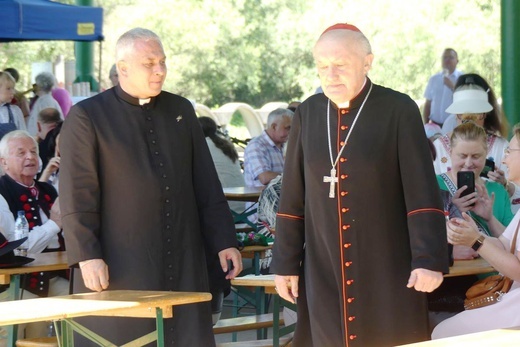 Rajcza przyjęła relikwie Prymasa Tysiąclecia oraz kapelana Solidarności