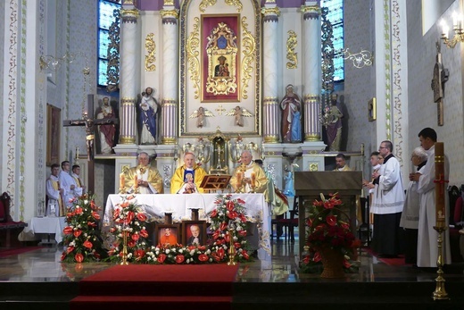 Rajcza przyjęła relikwie Prymasa Tysiąclecia oraz kapelana Solidarności