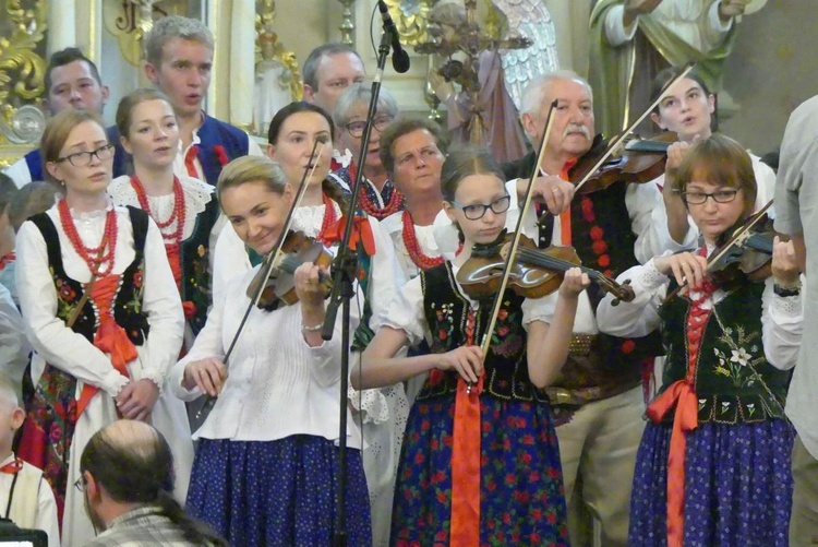 Rajcza przyjęła relikwie Prymasa Tysiąclecia oraz kapelana Solidarności