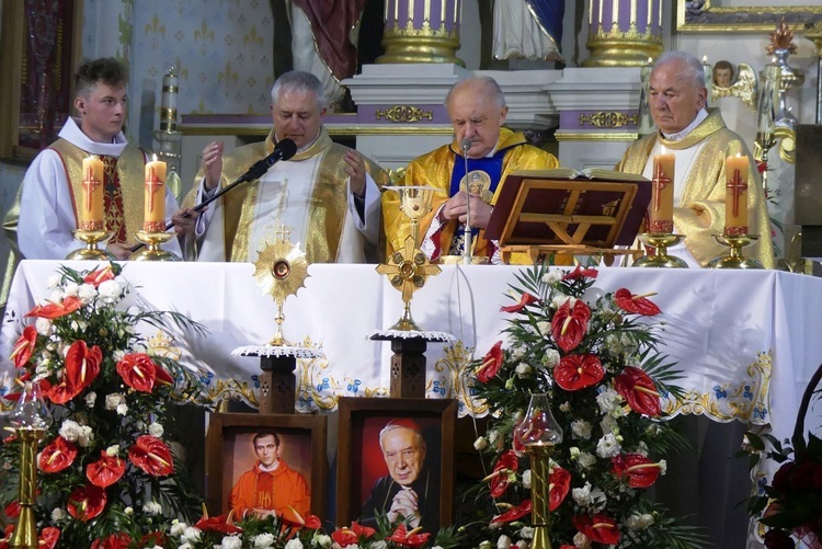 Rajcza przyjęła relikwie Prymasa Tysiąclecia oraz kapelana Solidarności