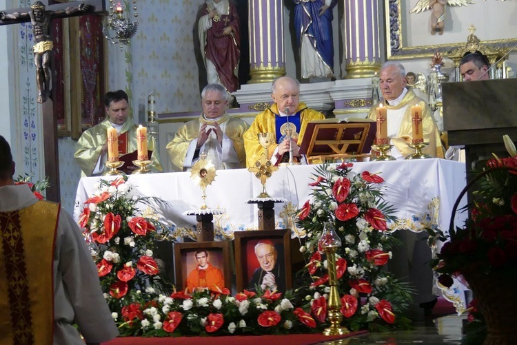 Rajcza przyjęła relikwie Prymasa Tysiąclecia oraz kapelana Solidarności