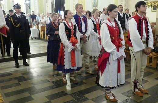 Rajcza przyjęła relikwie Prymasa Tysiąclecia oraz kapelana Solidarności