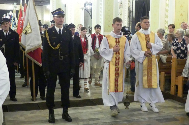 Rajcza przyjęła relikwie Prymasa Tysiąclecia oraz kapelana Solidarności