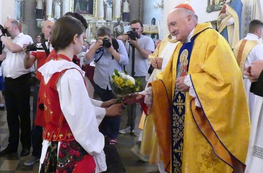 Rajcza przyjęła relikwie Prymasa Tysiąclecia oraz kapelana Solidarności