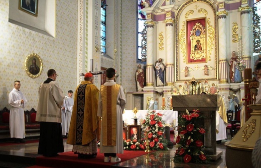 Rajcza przyjęła relikwie Prymasa Tysiąclecia oraz kapelana Solidarności