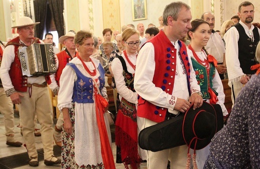 Rajcza przyjęła relikwie Prymasa Tysiąclecia oraz kapelana Solidarności