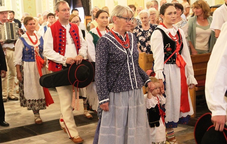 Rajcza przyjęła relikwie Prymasa Tysiąclecia oraz kapelana Solidarności