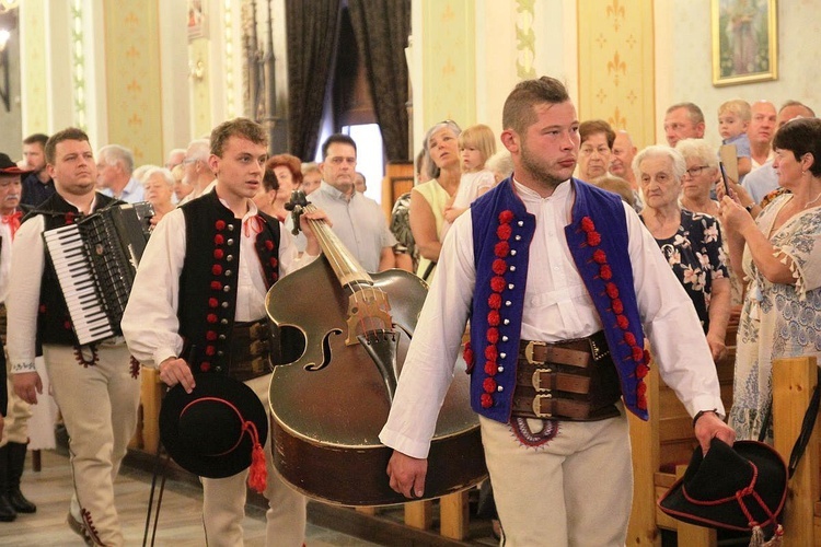 Rajcza przyjęła relikwie Prymasa Tysiąclecia oraz kapelana Solidarności