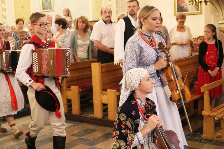 Rajcza przyjęła relikwie Prymasa Tysiąclecia oraz kapelana Solidarności