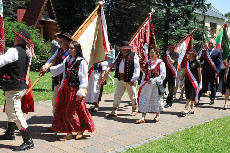 Rajcza przyjęła relikwie Prymasa Tysiąclecia oraz kapelana Solidarności