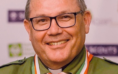 Ksiądz harcmistrz Wojciech Jurkowski SAC jest naczelnym kapelanem ZHP.