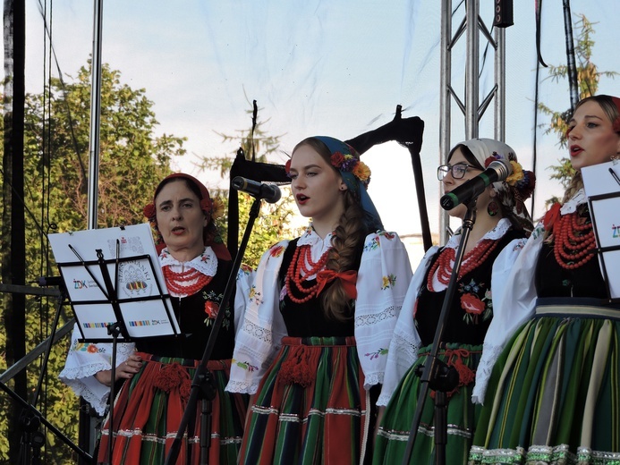 Żychlin. Biesiada u apostołów Piotra i Pawła