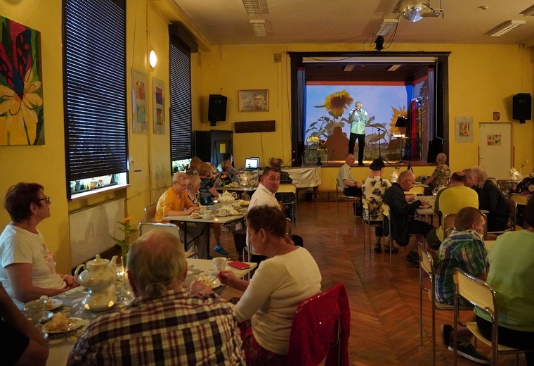 Czas nas uczy pogody. Koncert w Przyjaznym Domu