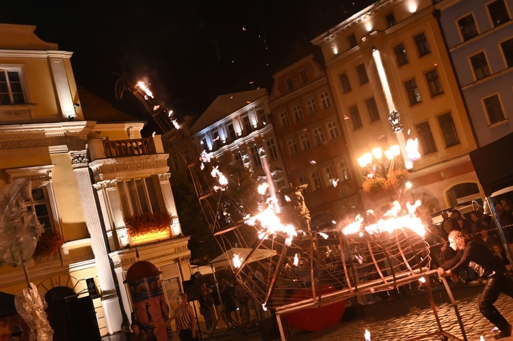 Płonąca żyrafa i „Trzy Oblicza Salvadora Dali” drugiego dnia Festiwalu Teatru Otwartego