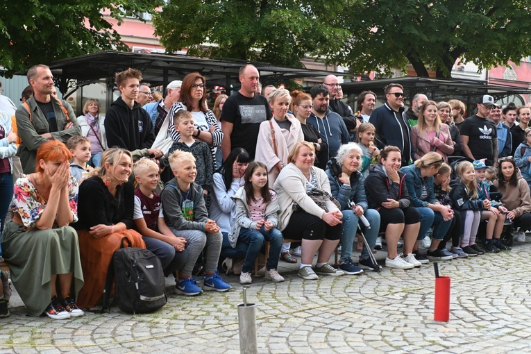 Płonąca żyrafa i „Trzy Oblicza Salvadora Dali” drugiego dnia Festiwalu Teatru Otwartego