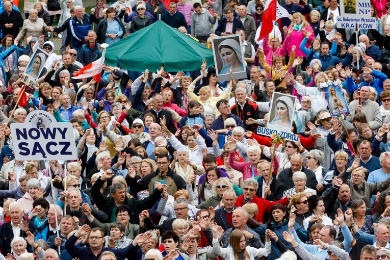 Abp Szal na Jasnej Górze: ludzkość swoimi siłami nie jest w stanie osiągnąć trwałego pokoju