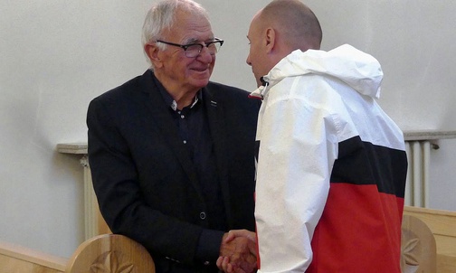 Trener Antoni Piechniczek przyjmował dziś życzenia urodzinowe i gratulacje od wszystkich pokoleń kibiców.