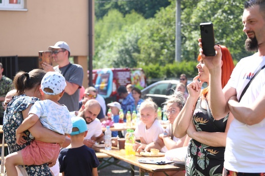 Dzień Rodziny przy papieskiej szkole w Porąbce-Kozubniku