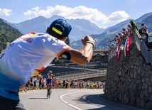 Tour de France - peleton wjeżdża w Alpy