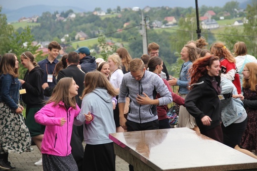 Dzień wspólnoty w Koniakowie - część 2 - Eucharystia i tańce