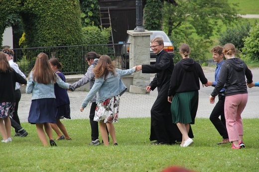 Dzień wspólnoty w Koniakowie - część 2 - Eucharystia i tańce