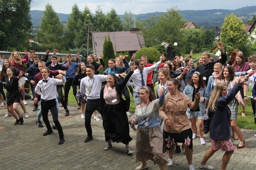 Dzień wspólnoty w Koniakowie - część 2 - Eucharystia i tańce