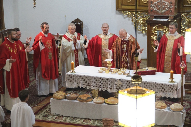 Dzień wspólnoty w Koniakowie - część 2 - Eucharystia i tańce