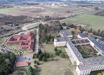 Wszystkie zajęcia odbywają się w Wyższym Seminarium Duchownym lub w Centrum Edukacyjno-Formacyjnym w Koszalinie.