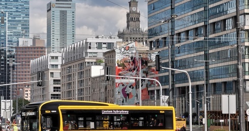 Miesięczny w komórce