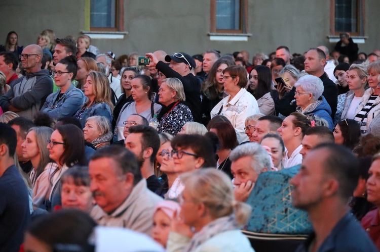 Głuszyca. Finałowy koncert z Beatą Kozidrak i muzyką filmową