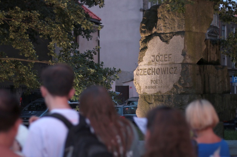 Podążyli za tajemniczym Wędrowcem