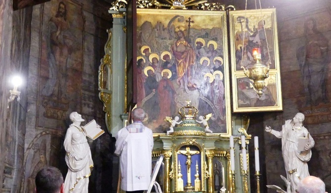 Tryptyk Mikuszowicki otwarto po raz drugi w tym roku w wigilię 15 lipca - dawnego święta Rozeslania Apostołów.