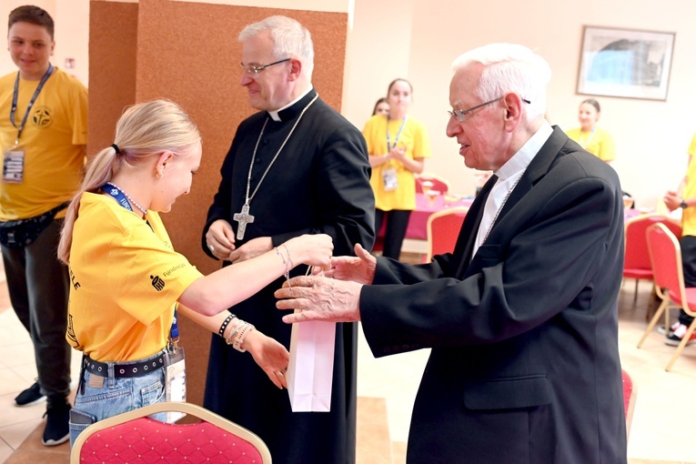 Biskup odwiedził stypendystów Dzieła Nowego Tysiąclecia