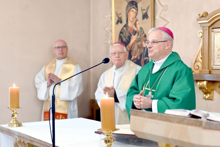 Biskup odwiedził stypendystów Dzieła Nowego Tysiąclecia