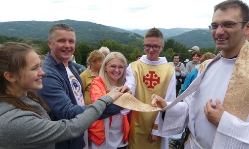 Ks. Adam Wandzel modlił się z małżonkami i ich dziećmi po raz kolejny w ramach 10. EwB.