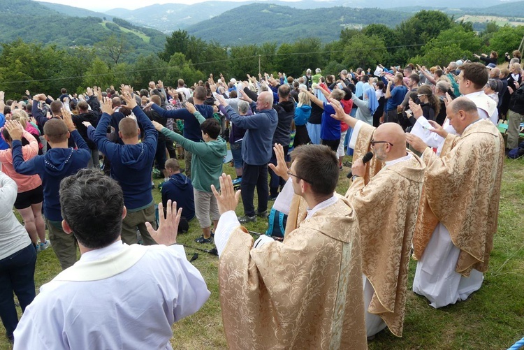 Modlitwa w górach za mieszkańców dolin czterech stron świata.