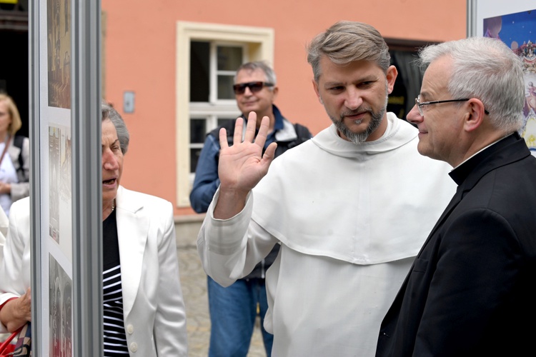 Wystawa i sesja historyczna z okazji 250-leciu kościoła św. Józefa Obl. NMP