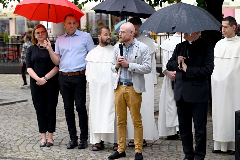 Wystawa i sesja historyczna z okazji 250-leciu kościoła św. Józefa Obl. NMP