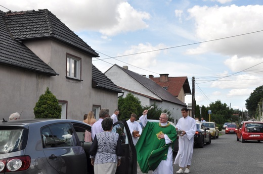 Zlot oldtimerów i święcenie pojazdów w Sławikowie