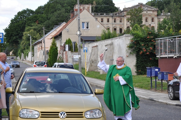 Zlot oldtimerów i święcenie pojazdów w Sławikowie