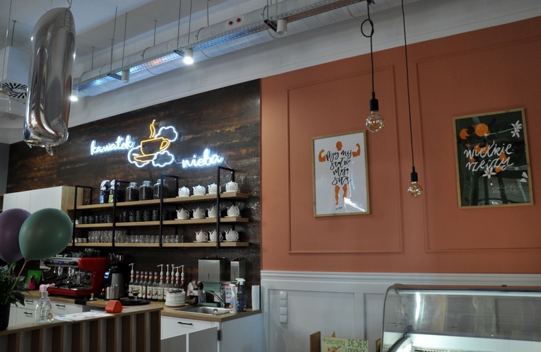 KAWAłek nieba - "roczek" kawiarni u nyskich werbistów