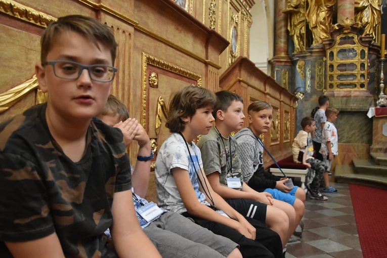 Służba Liturgiczna Ołtarza na rekolekcjach w paradyskim sanktuarium