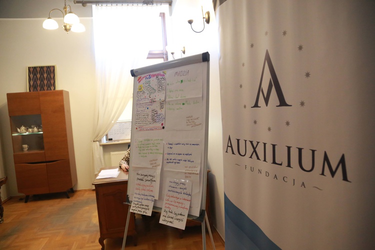 Fundacja "Auxilium" na pomoc dziecioom i młodzieży