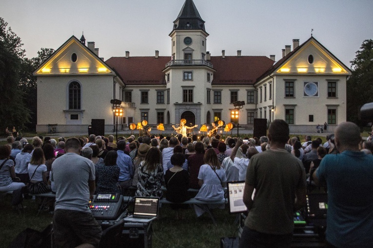 Od Nocy do Nocy w Perłach Polskiej Historii